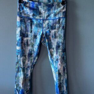 Lululemon High-Rise Crop Capri Leggings Blue White Abstract Unique Activewear